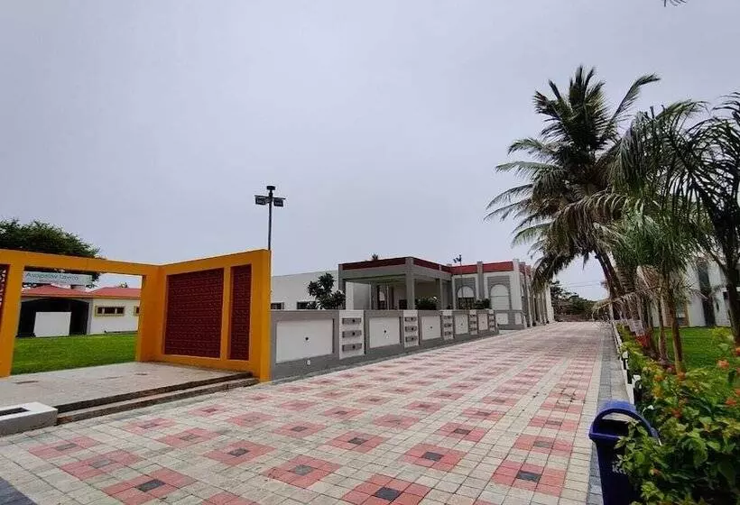 Hotelli Asopalav Lawns