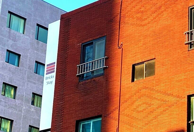 Otel Bricksstay
