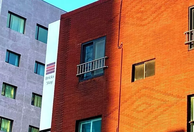 ホテル Bricksstay