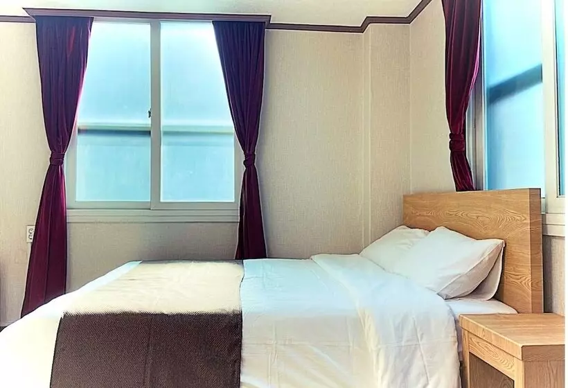 ホテル Bricksstay