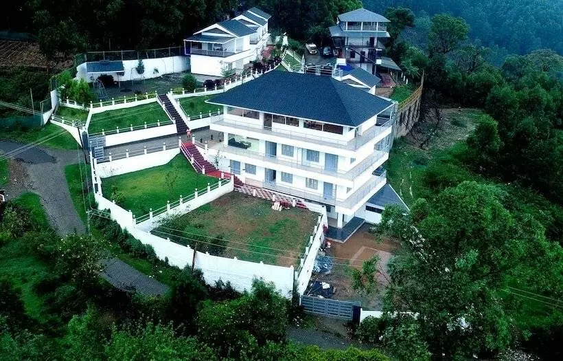 ホテル Firefly Resort