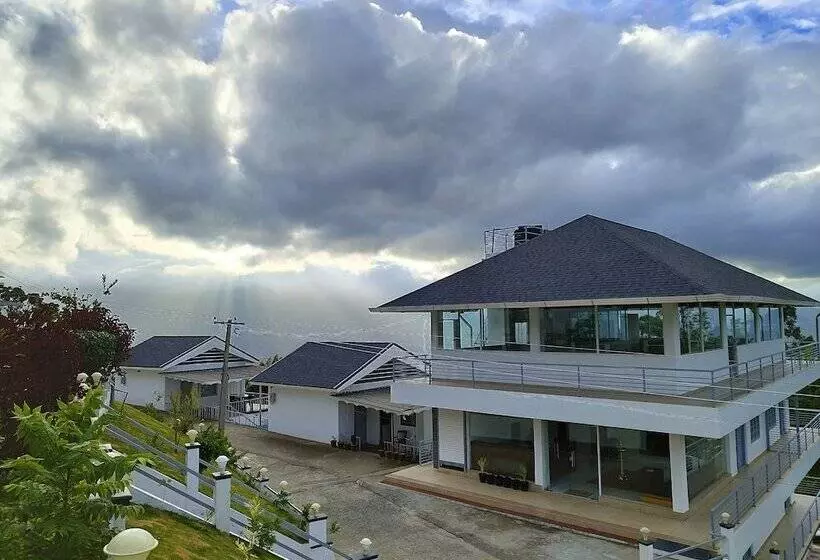 ホテル Firefly Resort