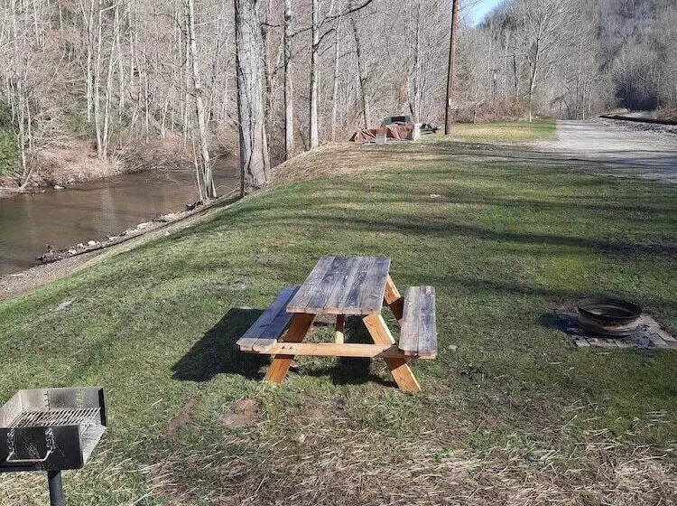 ホテル Hidden Valley Campground