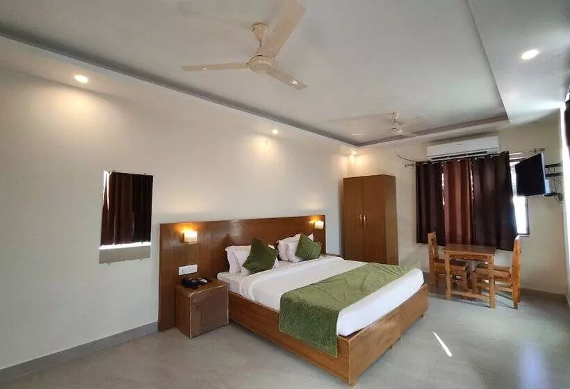ホテル Shivansh Green Resort