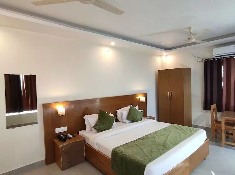 ホテル Shivansh Green Resort