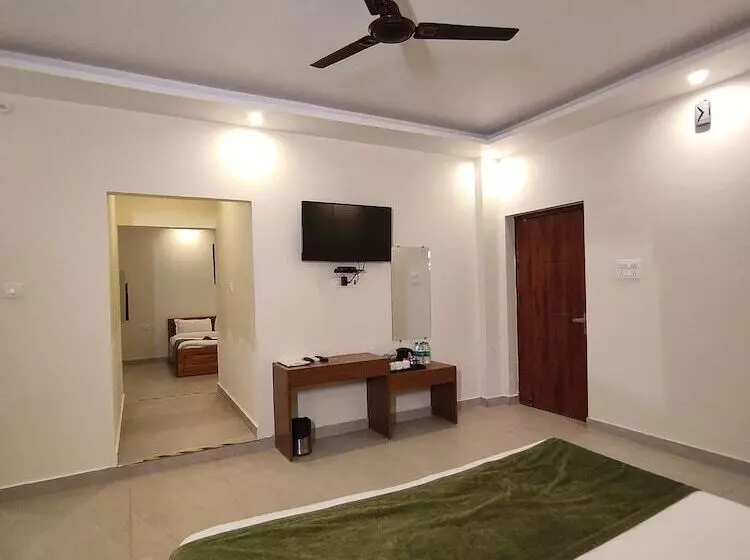 ホテル Shivansh Green Resort