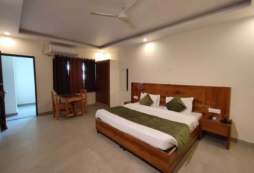 ホテル Shivansh Green Resort