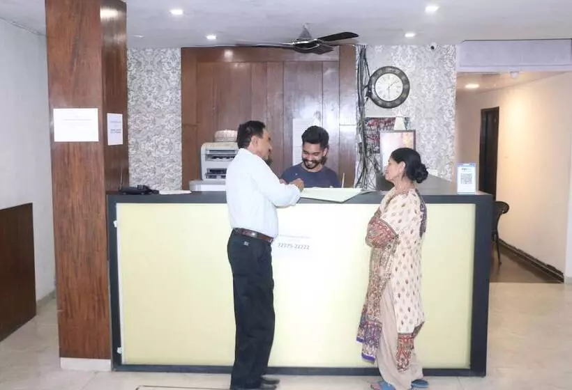 هتل The Black Gold