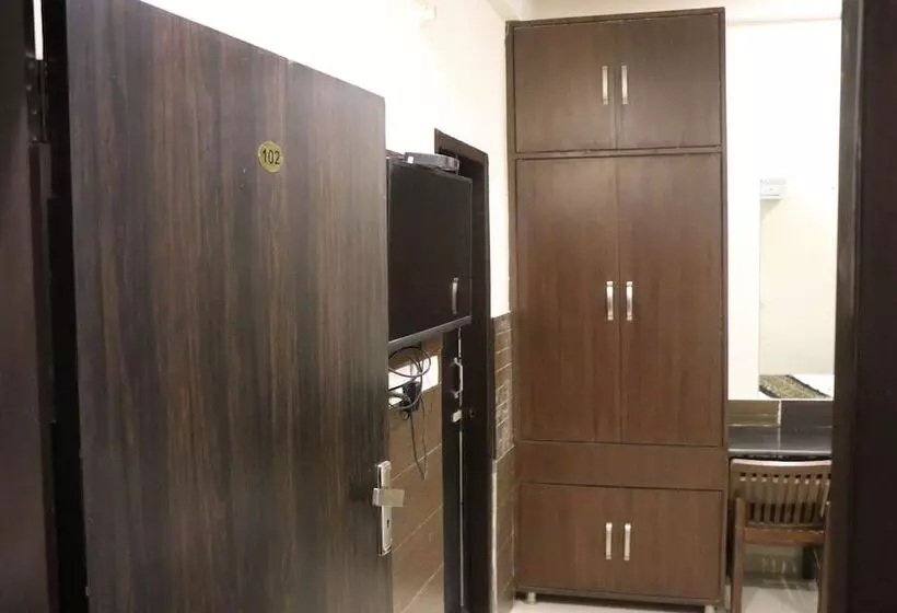 هتل The Black Gold