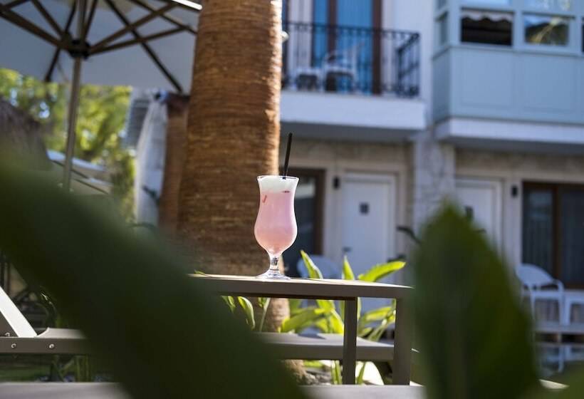 Hotel Icarus Alacati +16