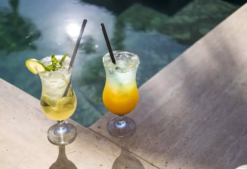 Hotelli Icarus Alacati +16