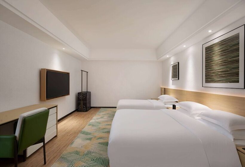 Microtel By Wyndham Xishuangbanna City Center