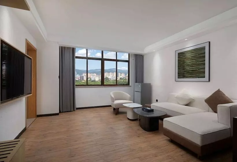 Microtel By Wyndham Xishuangbanna City Center