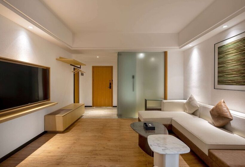 Microtel By Wyndham Xishuangbanna City Center