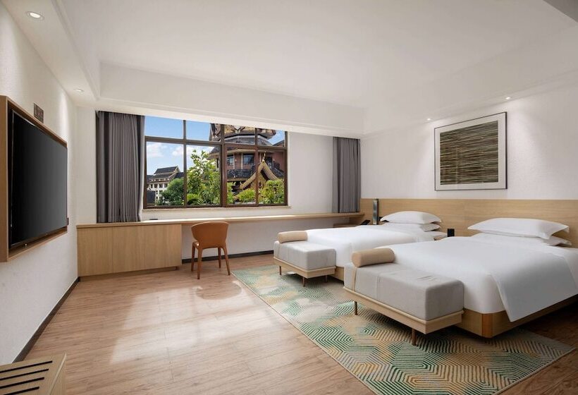 Microtel By Wyndham Xishuangbanna City Center