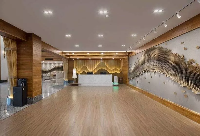 Microtel By Wyndham Xishuangbanna City Center