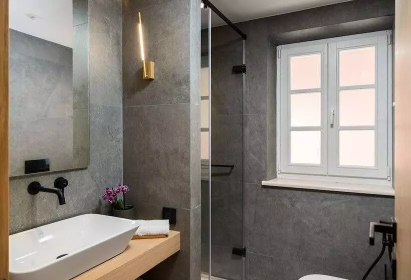 New York Luxury Suites