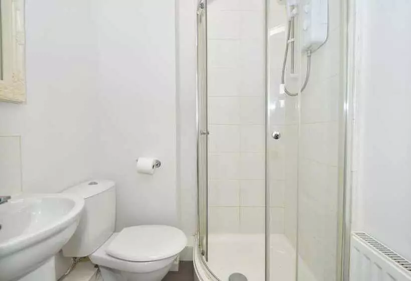 Majatalo Townhouse @ 115 Walthall Street Crewe