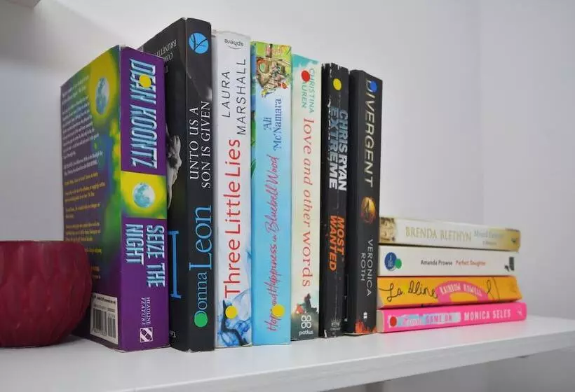 Majatalo Townhouse @ 115 Walthall Street Crewe