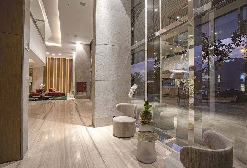 Suryaa Hotel Pinhais, Curio Collection By Hilton