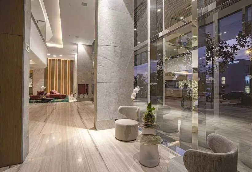 Suryaa Hotel Pinhais, Curio Collection By Hilton