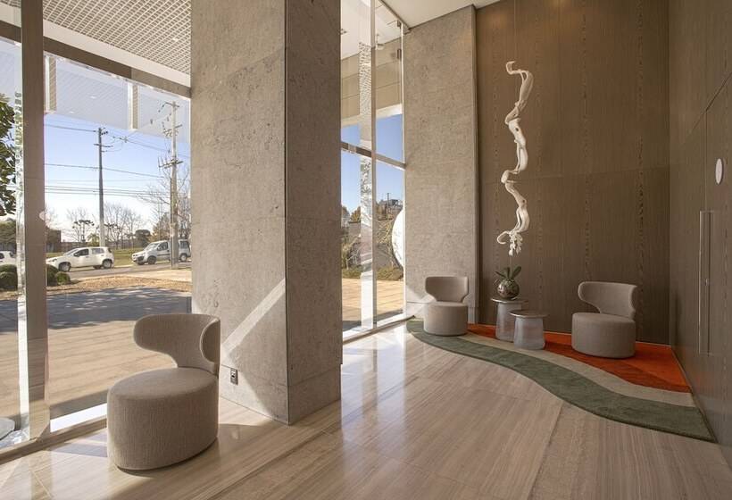 Suryaa Hotel Pinhais, Curio Collection By Hilton