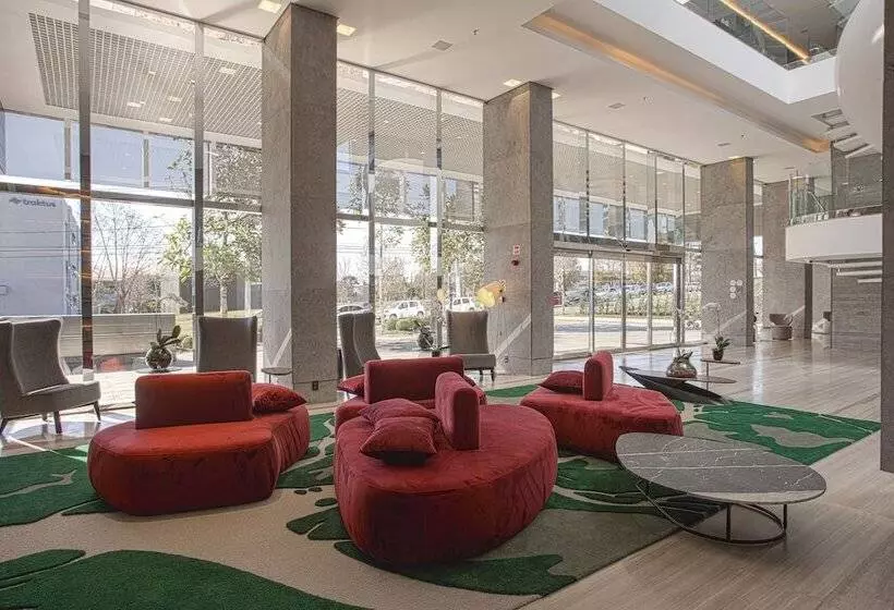 Suryaa Hotel Pinhais, Curio Collection By Hilton