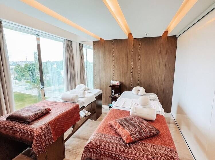 Suryaa Hotel Pinhais, Curio Collection By Hilton