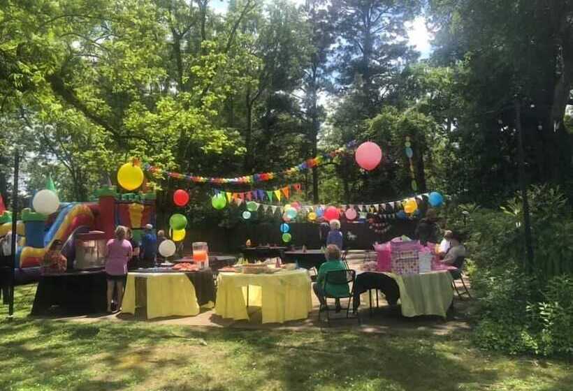 ベッドアンドブレックファースト Huffman Manor Inn