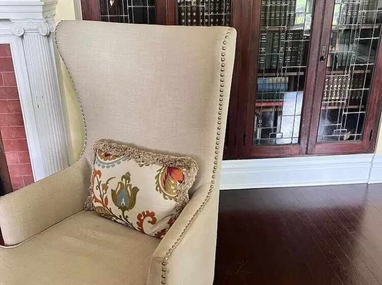 Aamiaismajoitus (B&B) Huffman Manor Inn