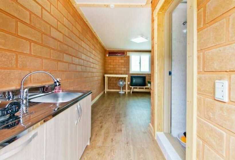 Boryeong Woori Hwangto Pension