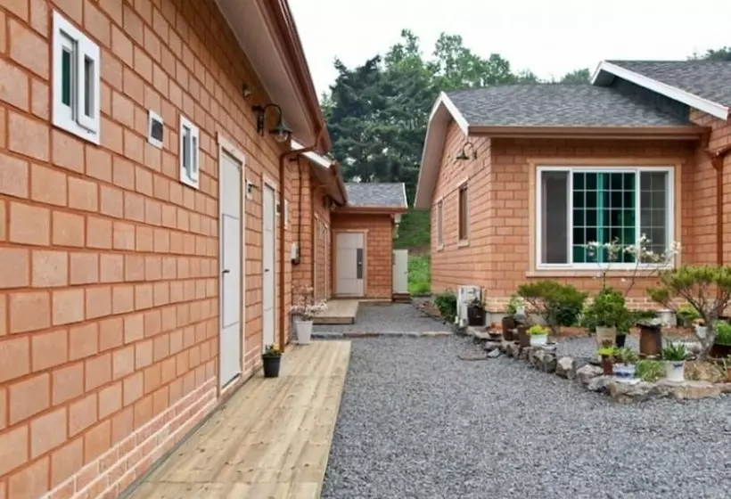 Boryeong Woori Hwangto Pension