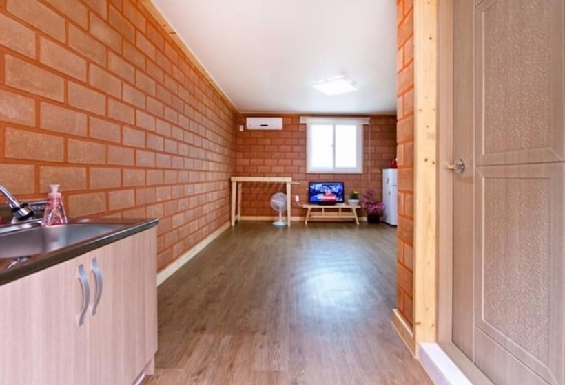 Boryeong Woori Hwangto Pension