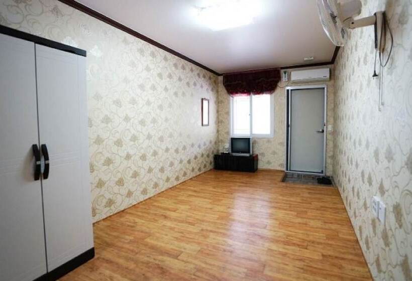 Buan Chilkdeokgol Pension