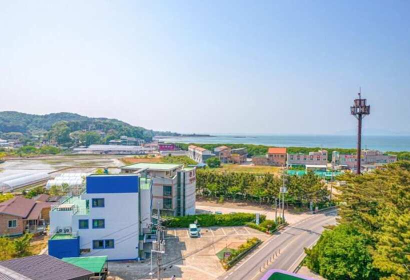 Daebudo Seonamujip Pension