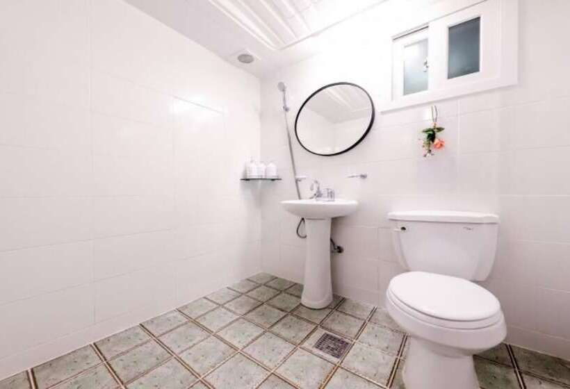 Gyeongju J The Garden Pension