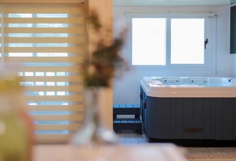 Gyeongju J The Garden Pension