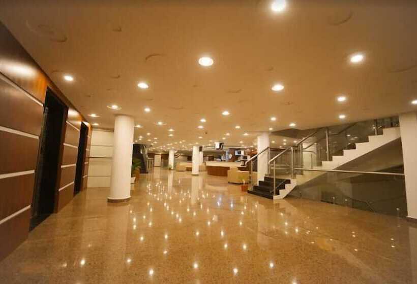 בית מלון כפרי Big Mall Residency