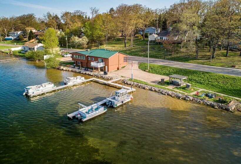 فندق Fife Lake Retreat