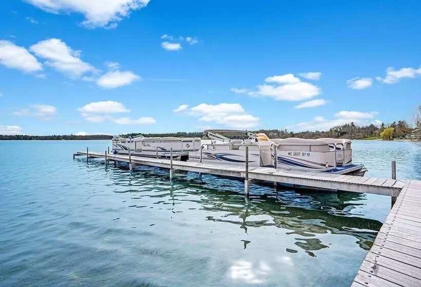 Hotelli Fife Lake Retreat