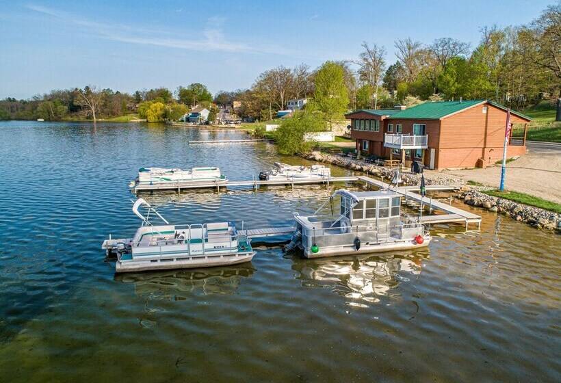 فندق Fife Lake Retreat