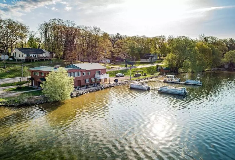 Hotelli Fife Lake Retreat