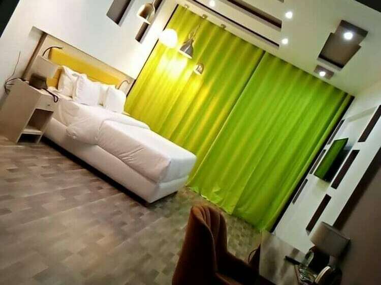 هتل Hôtel Copacabana Beach Kribi