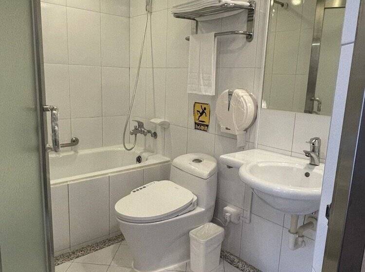 Hub Hotel   Banqiao Station