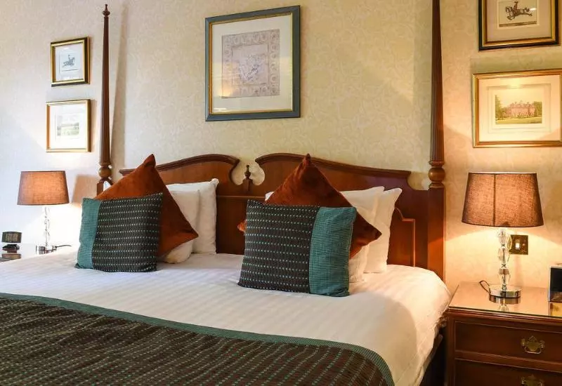 Hotelli Oakley Court