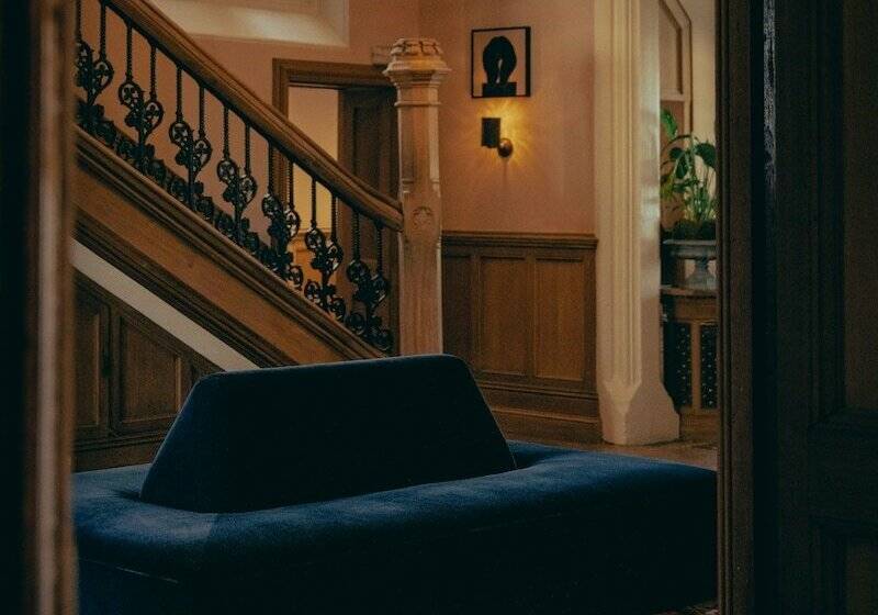 فندق Oakley Court