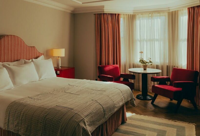 فندق Oakley Court