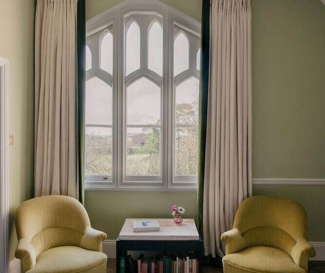 فندق Oakley Court