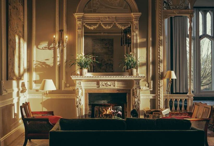 فندق Oakley Court