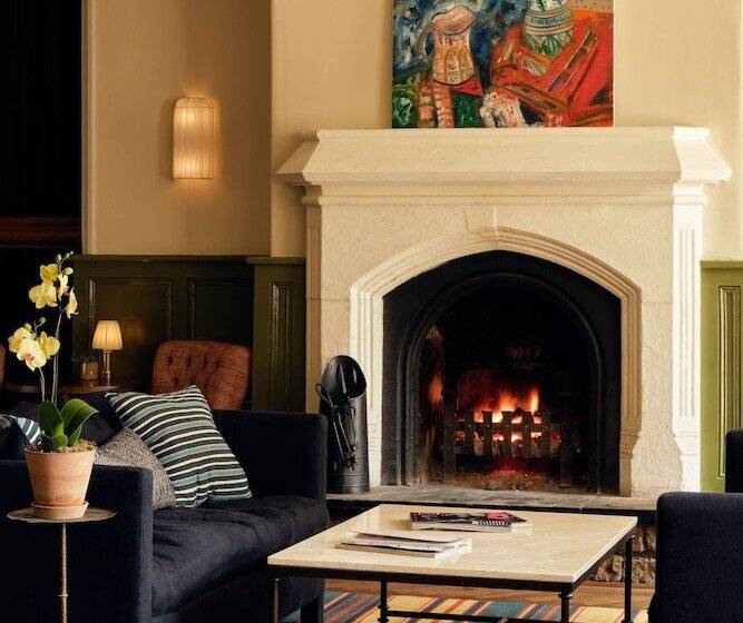 فندق Oakley Court